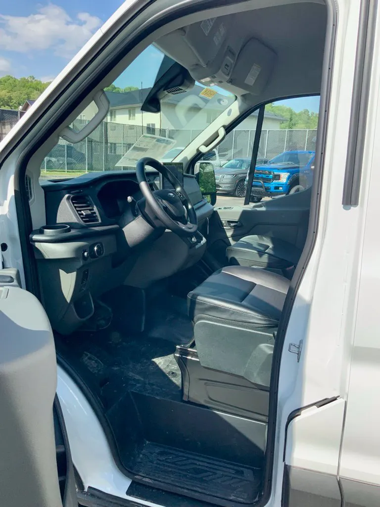 Ford Transit-250 photo 7