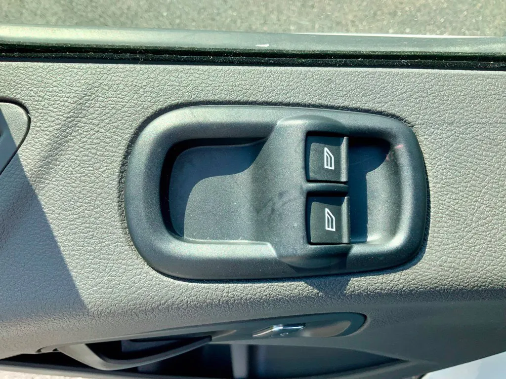Ford Transit-250 photo 8