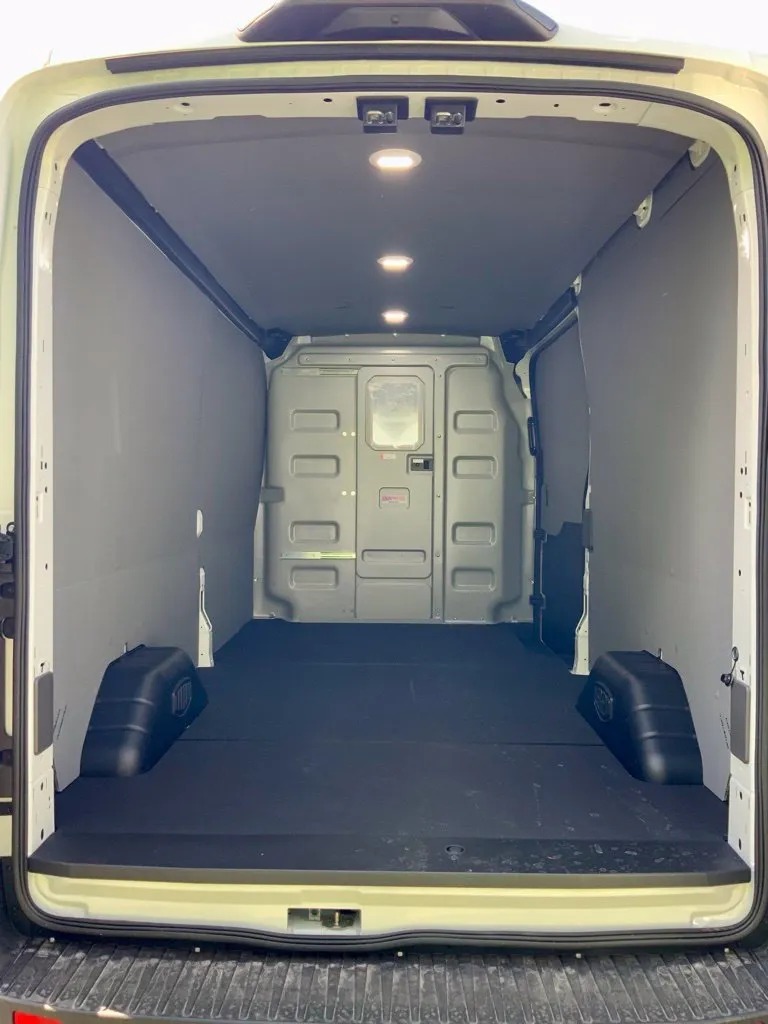 Ford Transit-250 photo 23