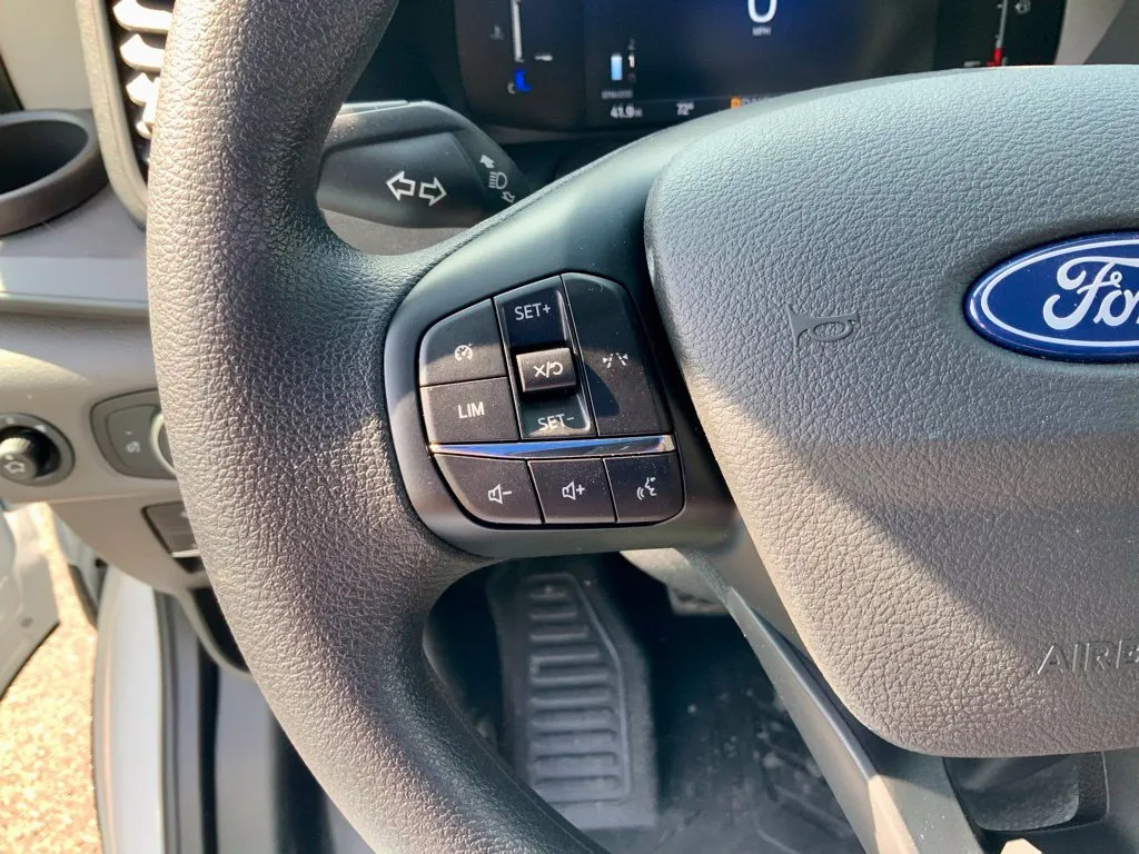 Ford Transit-250 photo 12
