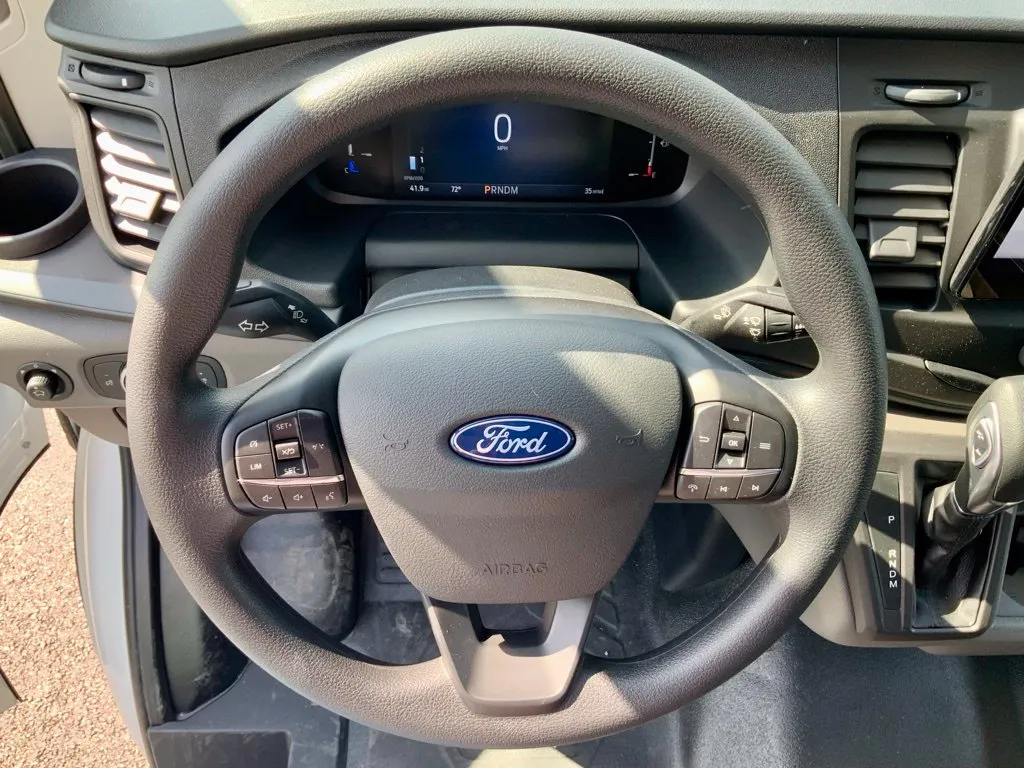Ford Transit-250 photo 11