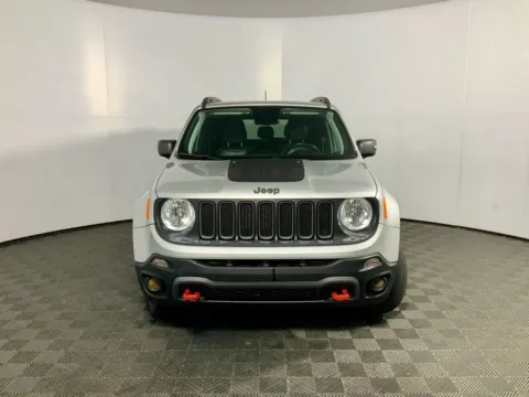 More photos of 2018 Jeep Renegade Trailhawk at Don Wood Ford Lincoln, OH