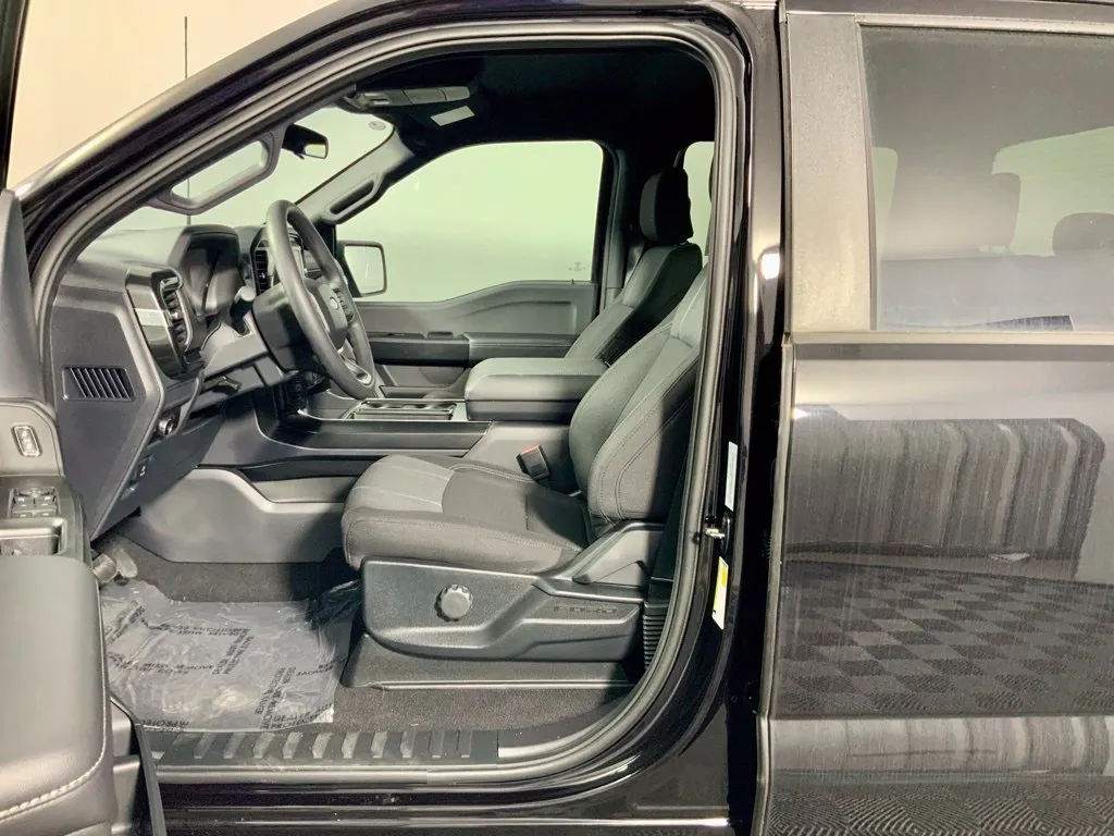 Ford F-150 photo 9