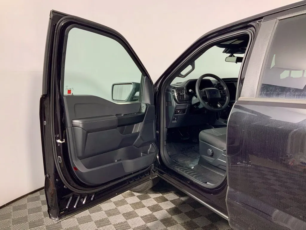 Ford F-150 photo 8