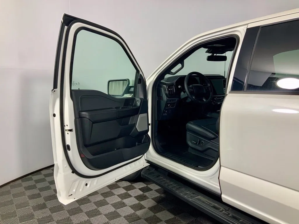 Ford F-150 photo 18
