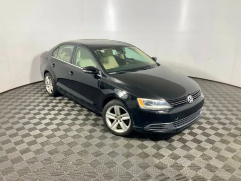 Photos of 2013 Volkswagen Jetta 2.5L SE for sale in Athens, OH at Don Wood Ford Lincoln