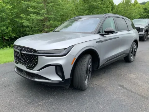 More photos of 2026 Lincoln Nautilus Reserve at Don Wood Ford Lincoln, OH