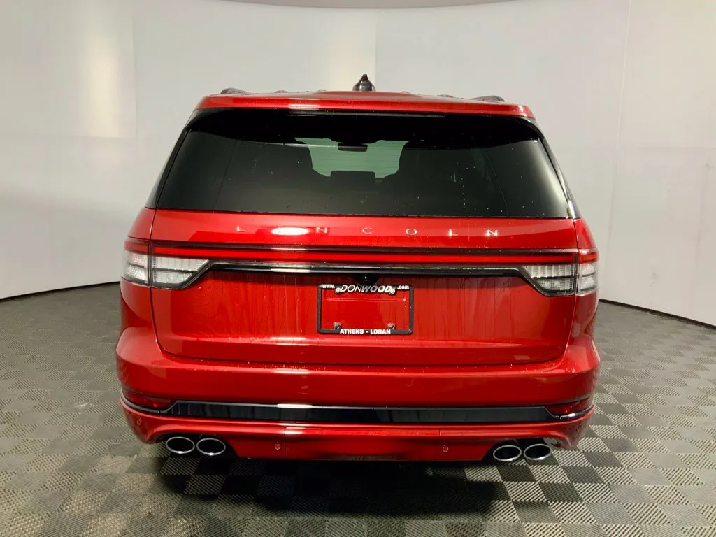 Lincoln Aviator photo 25