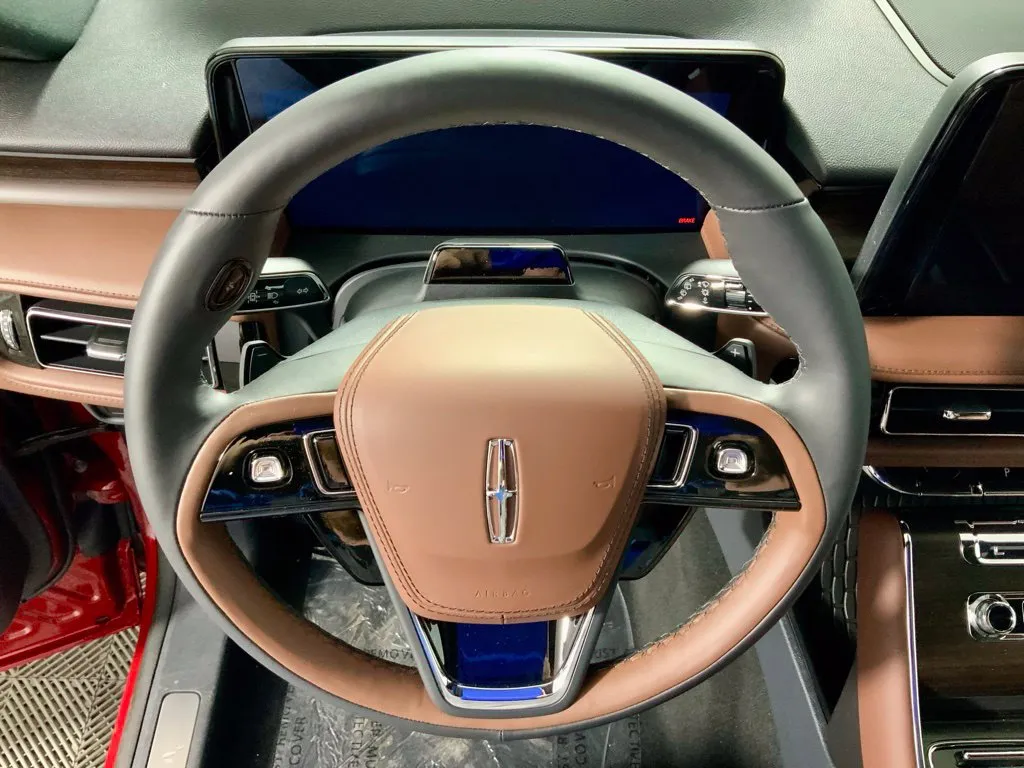 Lincoln Aviator photo 16