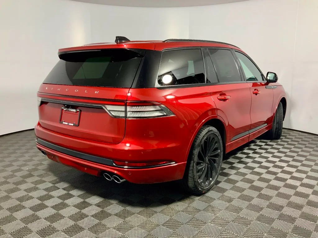 Lincoln Aviator photo 28