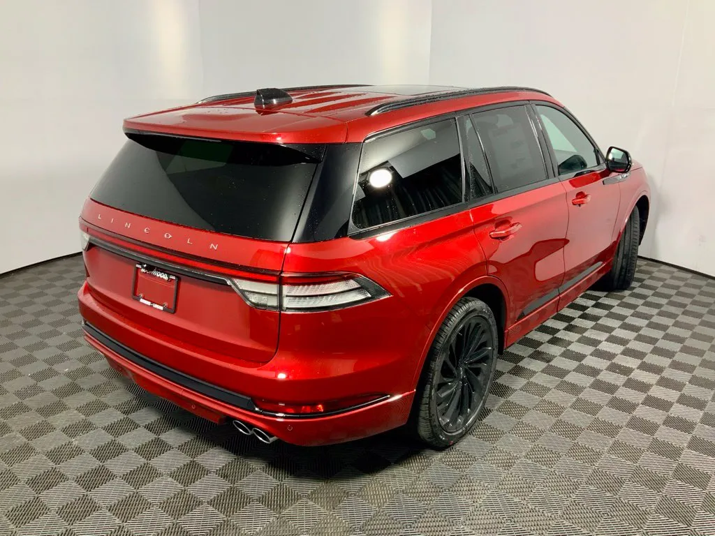 Lincoln Aviator photo 29