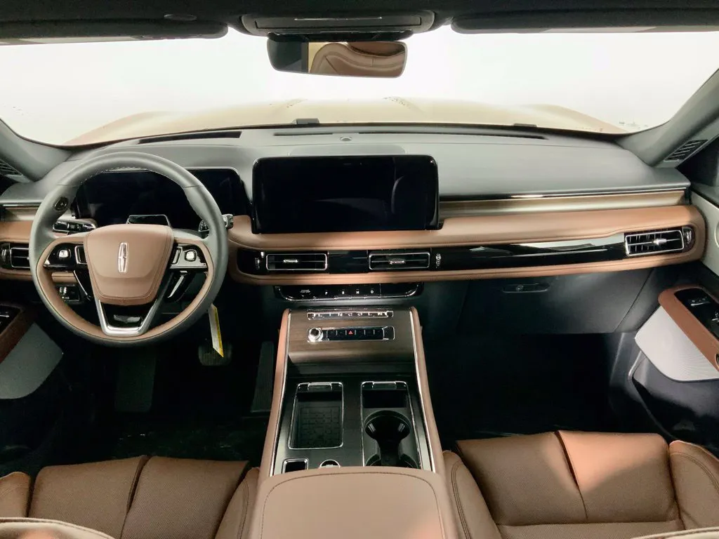 Lincoln Aviator photo 14
