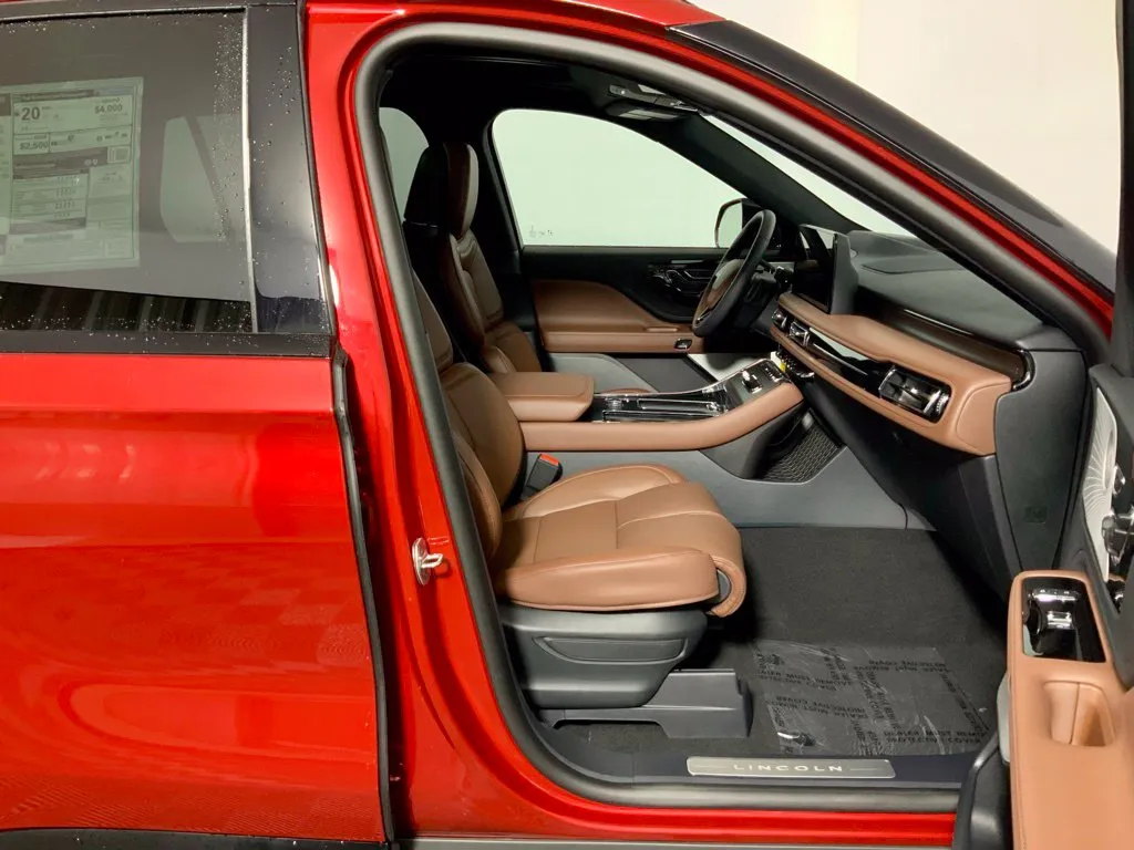 Lincoln Aviator photo 33