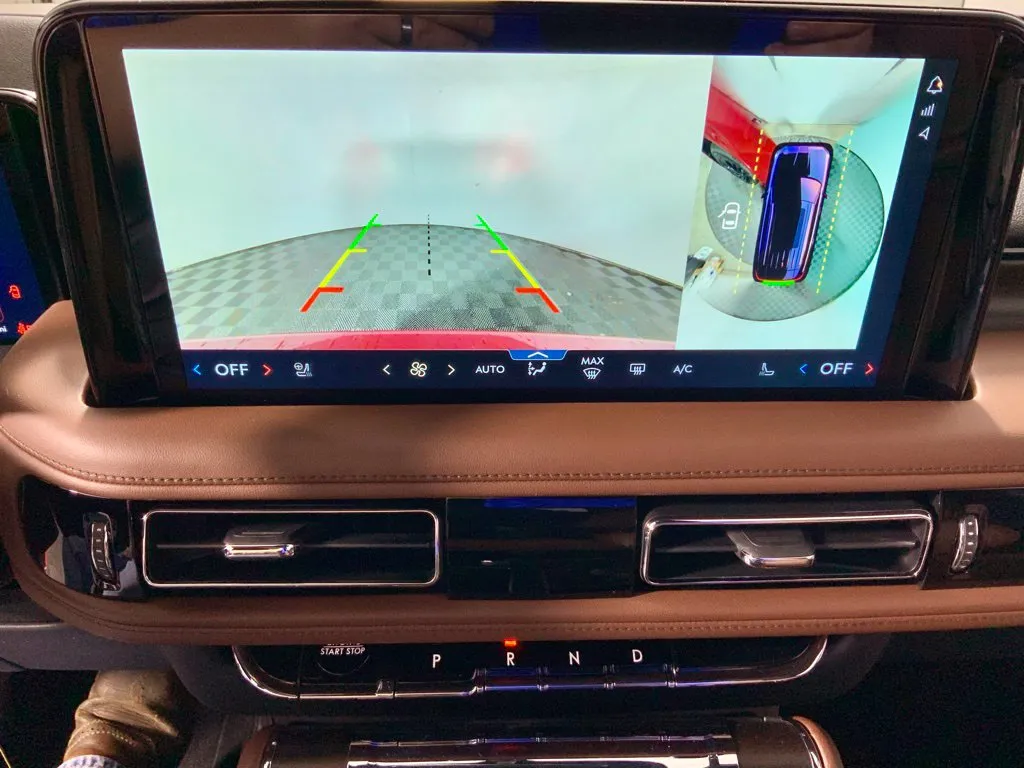Lincoln Aviator photo 19