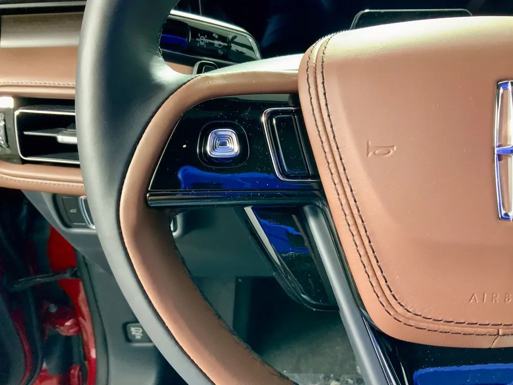 Lincoln Aviator photo 17