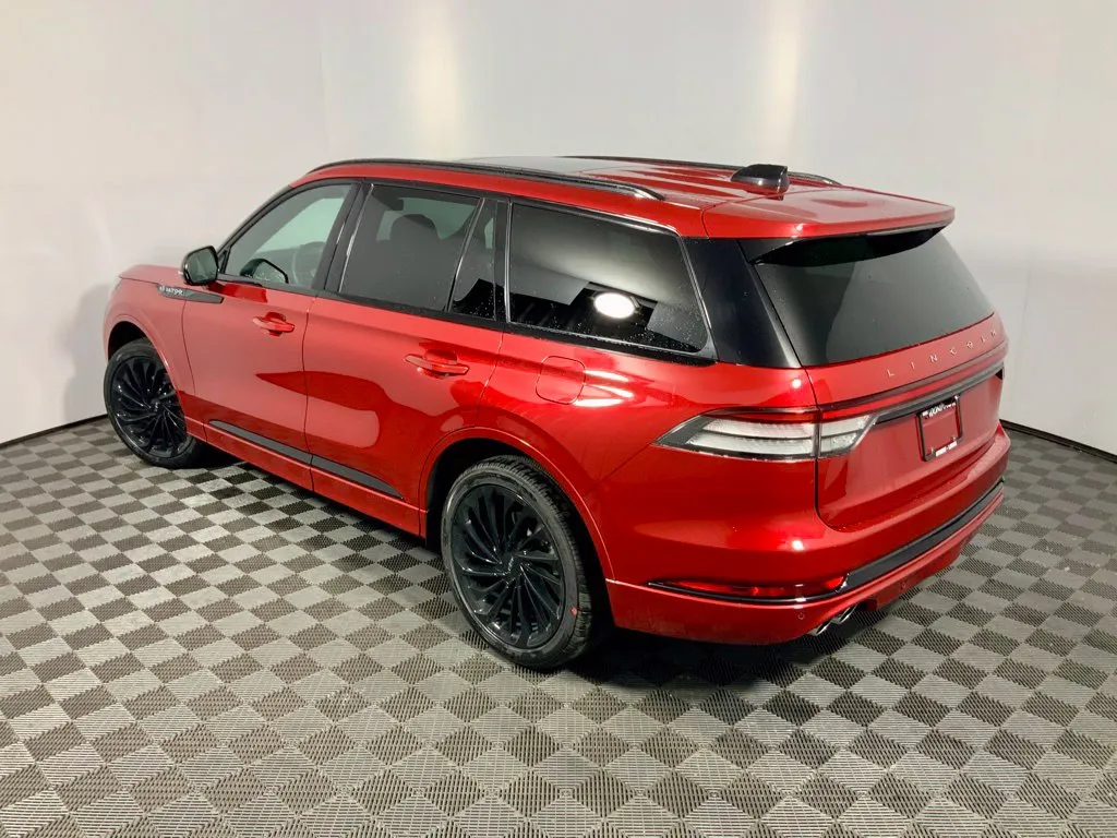 Lincoln Aviator photo 24