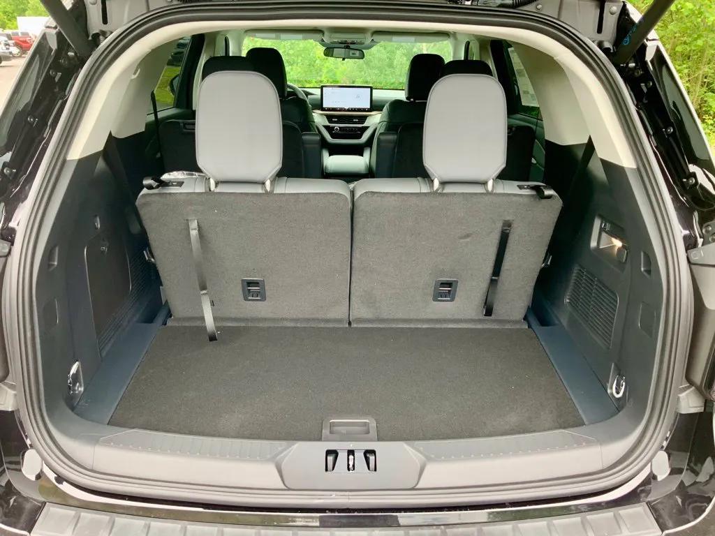 Ford Explorer photo 26