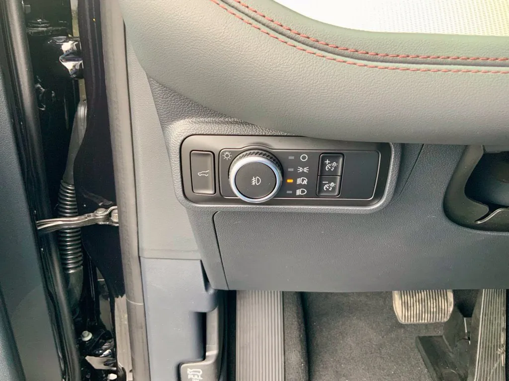 Ford Explorer photo 19