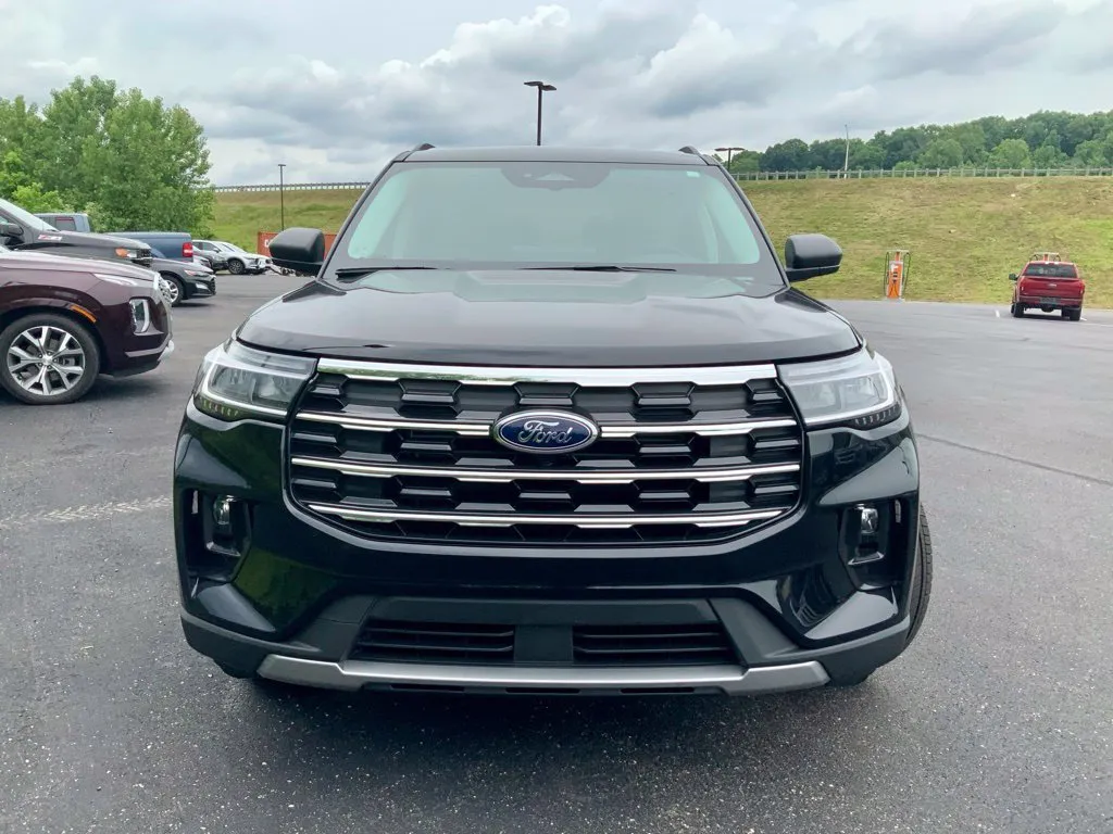 Ford Explorer photo 4