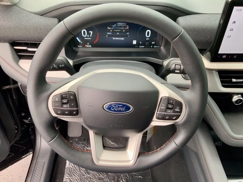 Ford Explorer photo 21