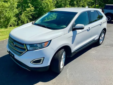 More photos of 2017 Ford Edge SEL at Don Wood Ford Lincoln, OH