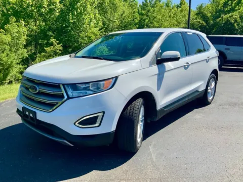 More photos of 2017 Ford Edge SEL at Don Wood Ford Lincoln, OH