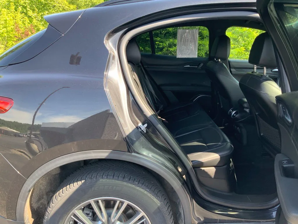 Alfa Romeo Stelvio photo 23