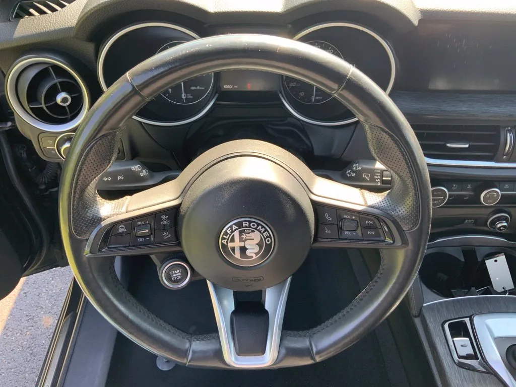 Alfa Romeo Stelvio photo 18