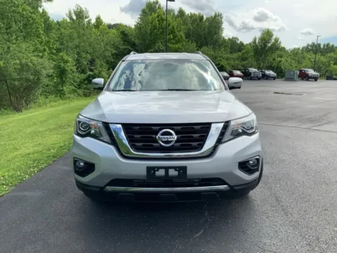 More photos of 2019 Nissan Pathfinder SL at Don Wood Ford Lincoln, OH