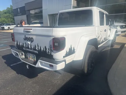 More photos of 2023 Jeep Gladiator High Altitude at Don Wood Ford Lincoln, OH