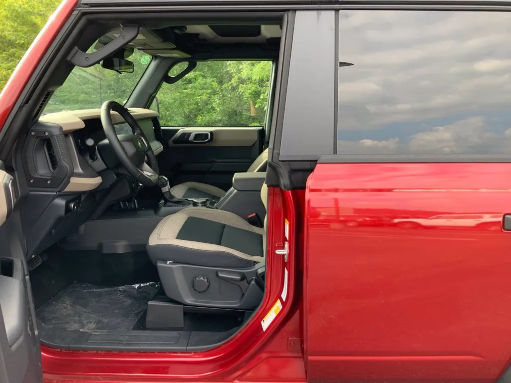 Ford Bronco photo 14