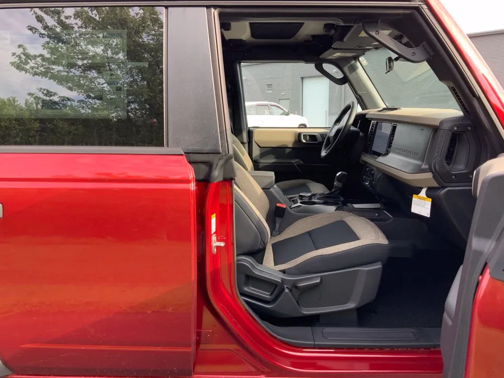 Ford Bronco photo 25