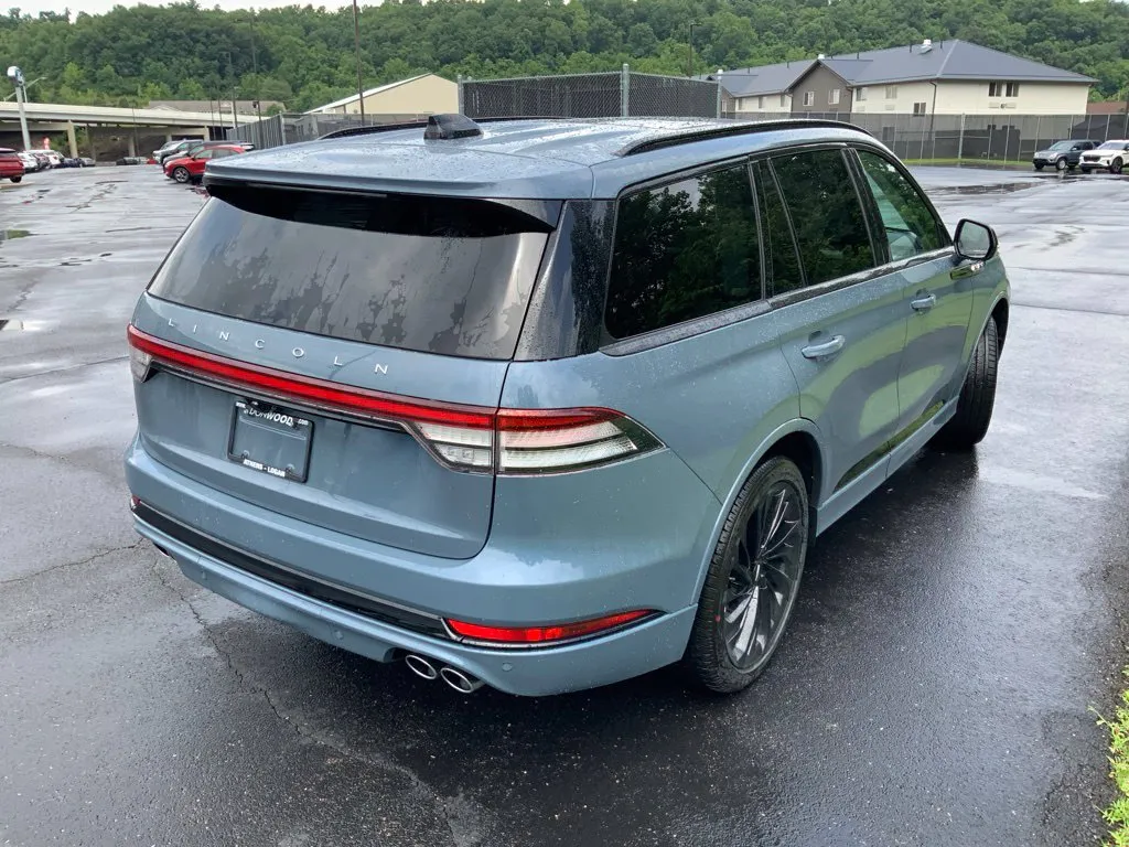 Lincoln Aviator photo 12