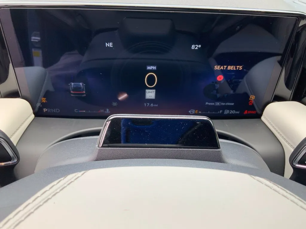 Lincoln Aviator photo 21