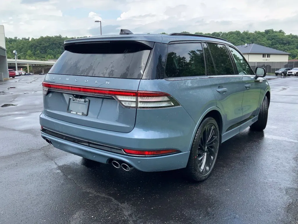 Lincoln Aviator photo 11