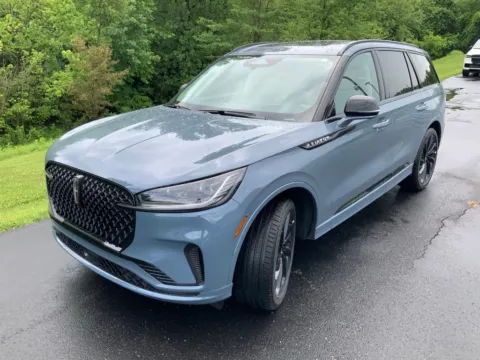 More photos of 2026 Lincoln Aviator Reserve at Don Wood Ford Lincoln, OH