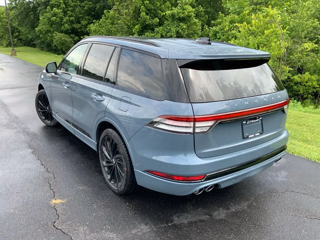 Lincoln Aviator photo 8