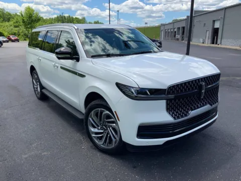 Another view of 2027 Lincoln Navigator L Premiere for sale in Athens, OH at Don Wood Ford Lincoln