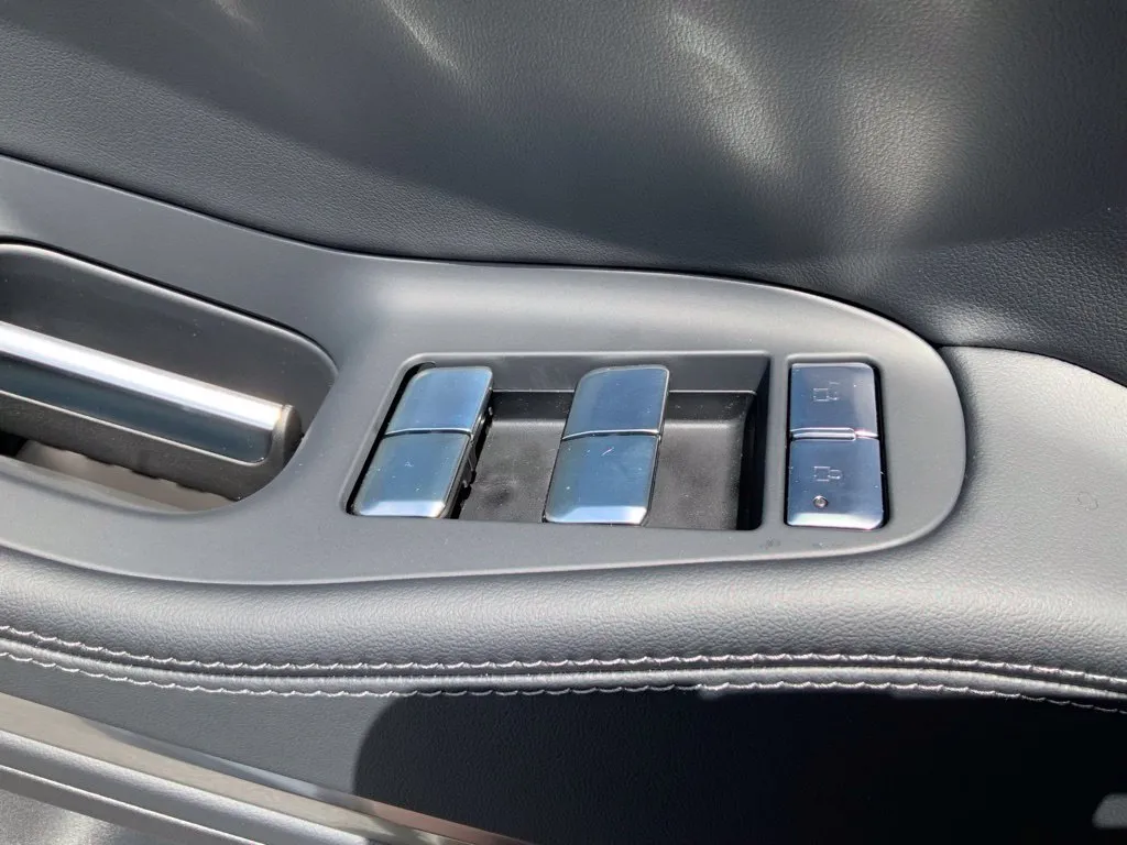 Lincoln Navigator L photo 17