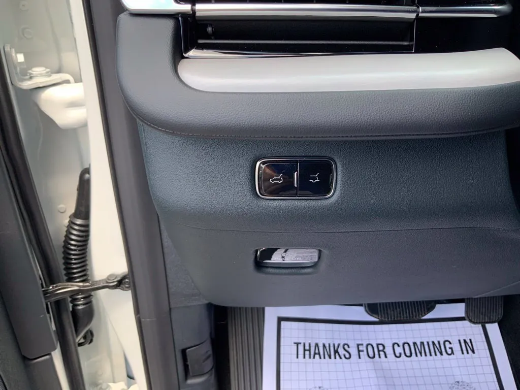 Lincoln Navigator L photo 18