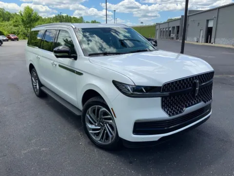 Another view of 2027 Lincoln Navigator L Premiere for sale in Athens, OH at Don Wood Ford Lincoln