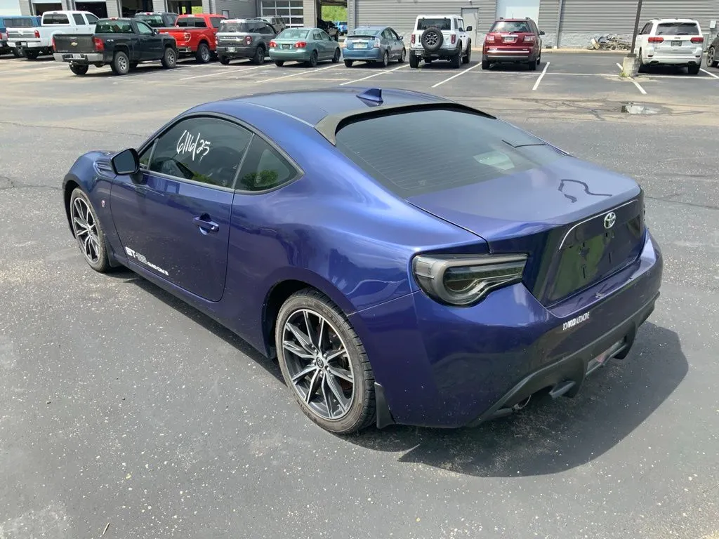 Toyota 86 photo 8