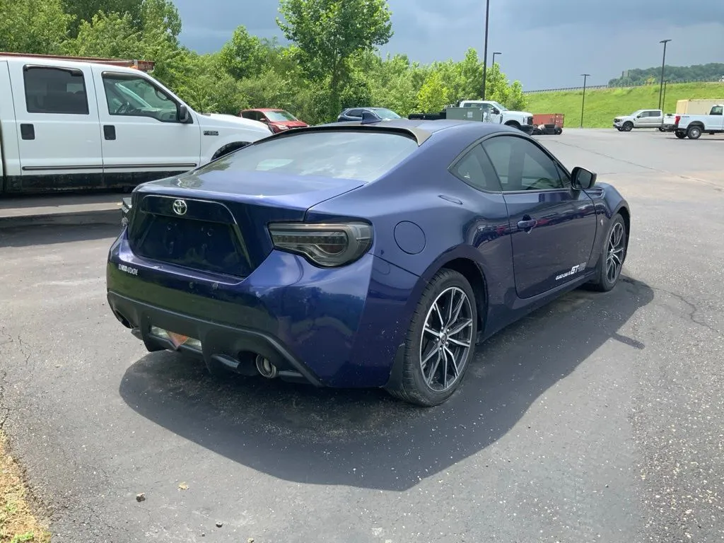 Toyota 86 photo 10