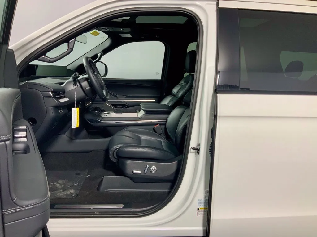 Lincoln Navigator L photo 20