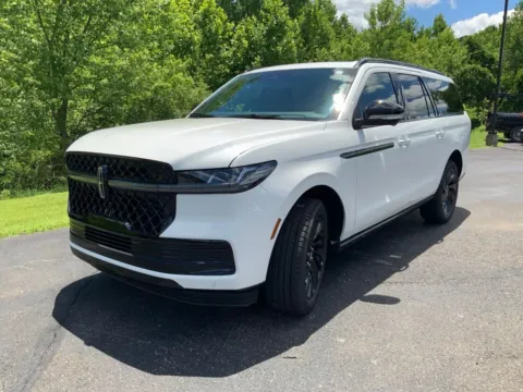 More photos of 2027 Lincoln Navigator L Reserve at Don Wood Ford Lincoln, OH