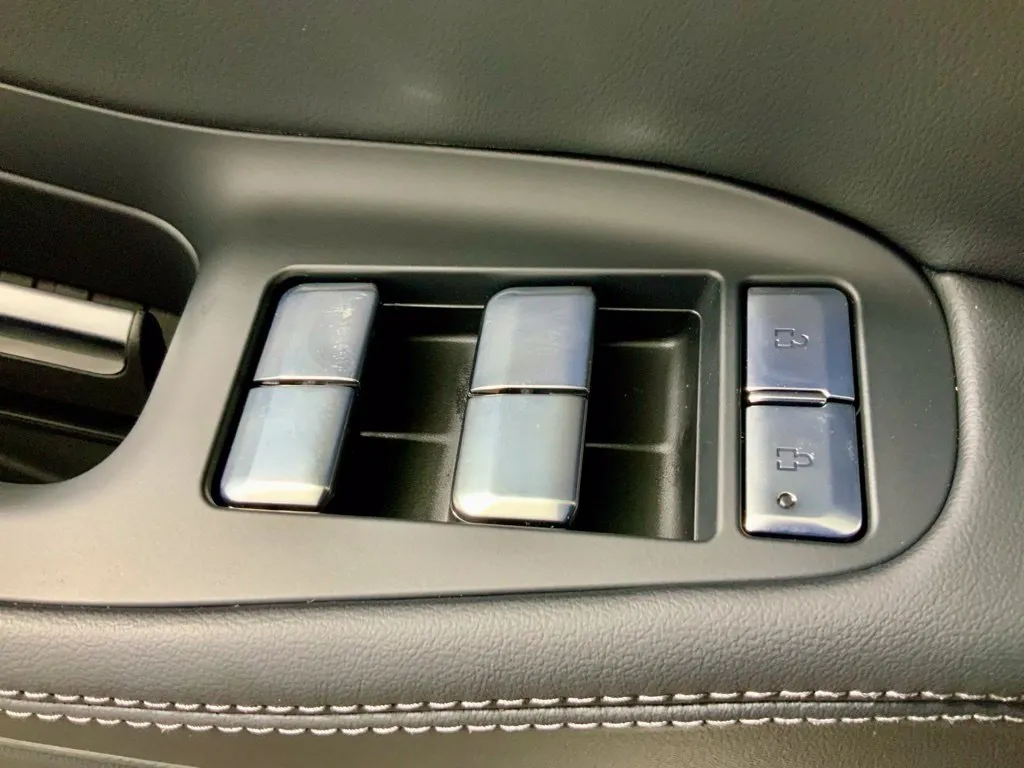 Lincoln Navigator L photo 22