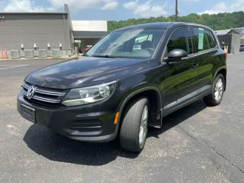 More photos of 2017 Volkswagen Tiguan Limited 2.0T at Don Wood Ford Lincoln, OH