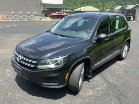 More photos of 2017 Volkswagen Tiguan Limited 2.0T at Don Wood Ford Lincoln, OH