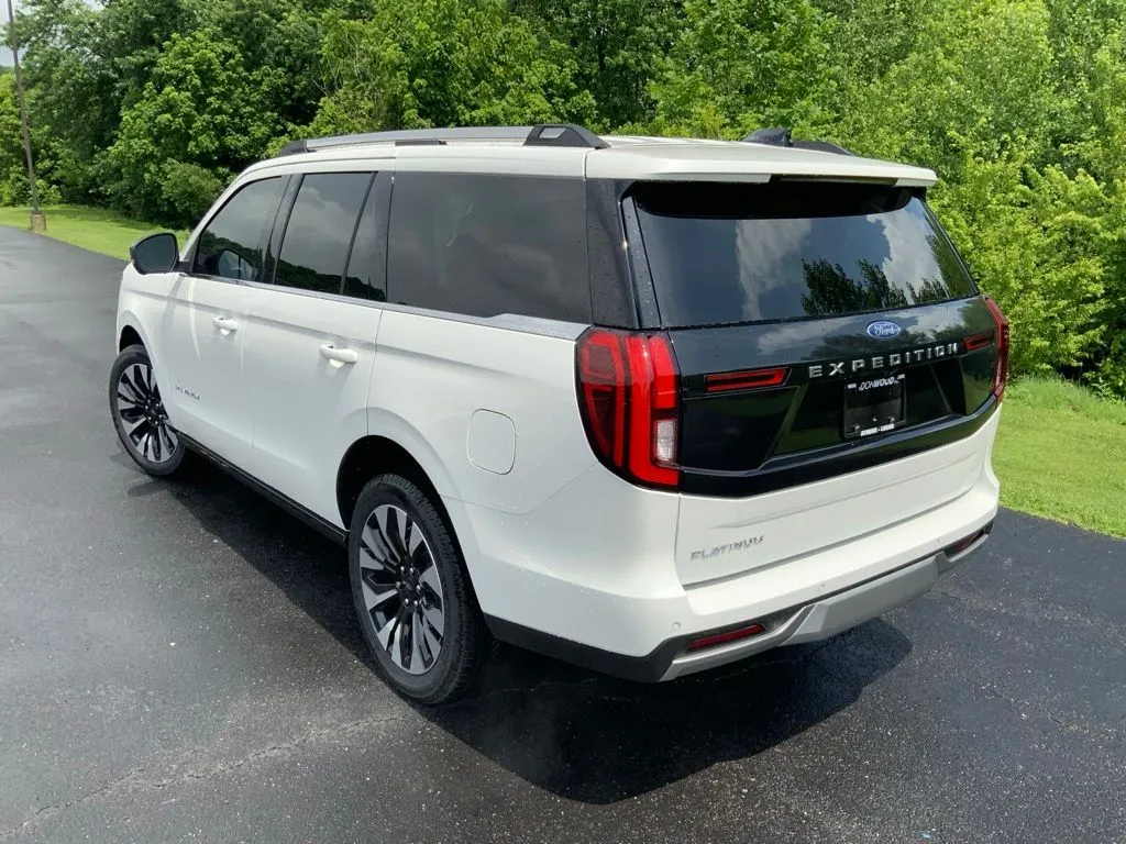 Ford Expedition photo 9