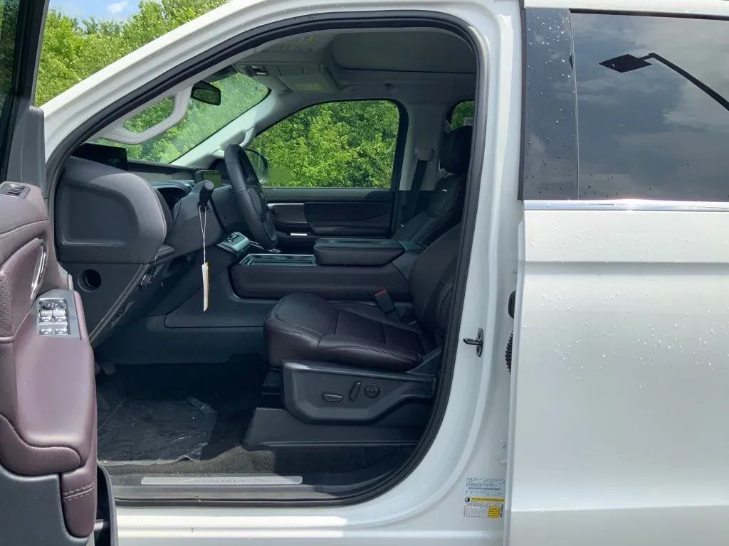 Ford Expedition photo 14